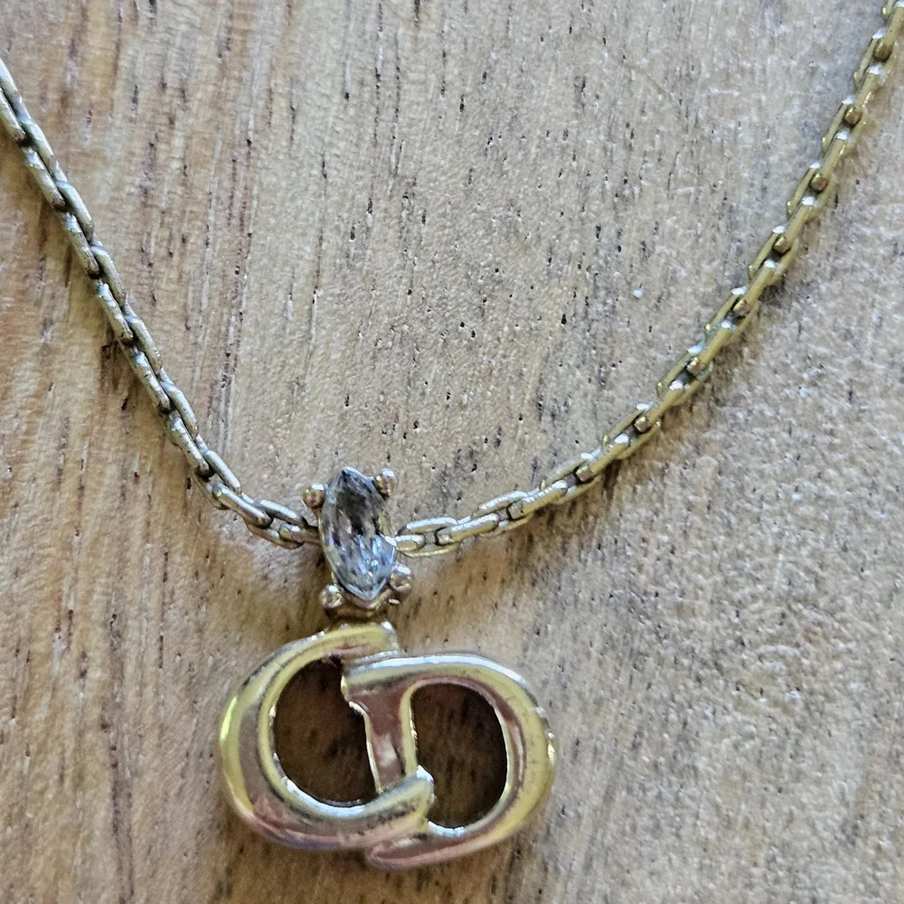 Elegant DIOR Gold Necklace with Interlocking Pendant - Picture 10 of 10
